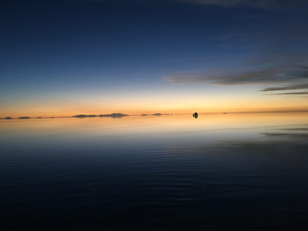 日没後のウユニ塩湖